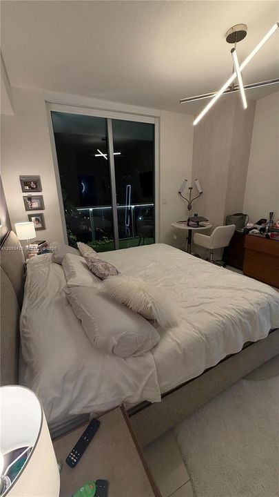 Под контрактом: $4,000 (2 спален, 2 ванн, 1013 Квадратных фут)