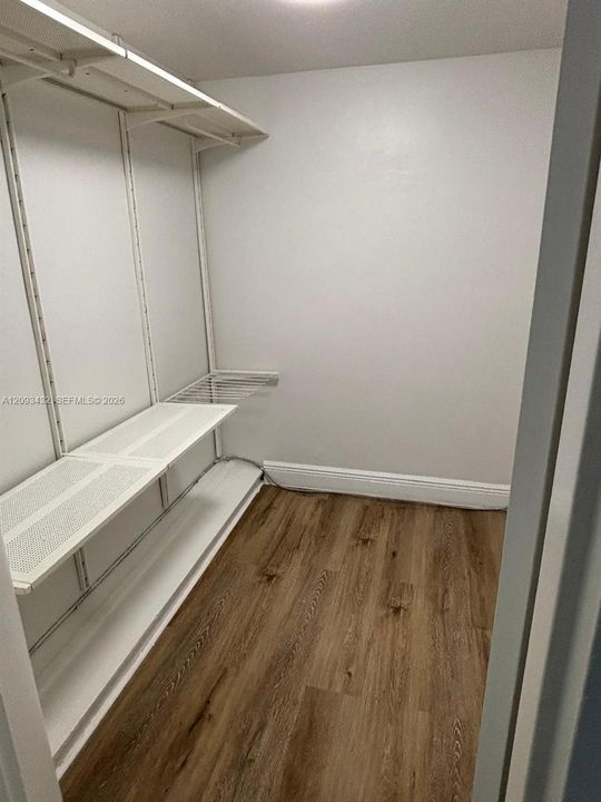 На продажу: $299,000 (2 спален, 2 ванн, 920 Квадратных фут)