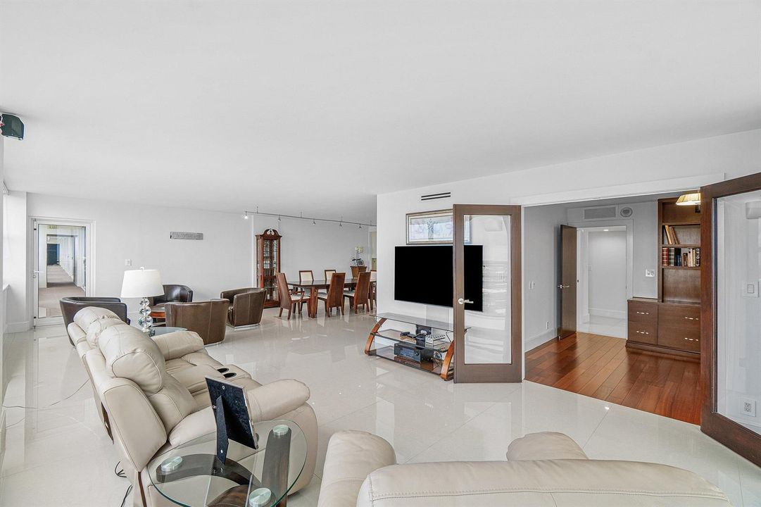 021-2000SouthOceanBoulevard-14F-BocaRato