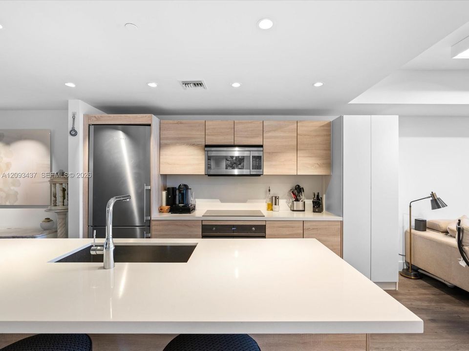 For Rent: $5,000 (2 beds, 2 baths, 1119 Square Feet)