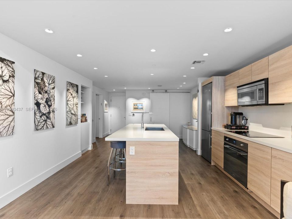 For Rent: $5,000 (2 beds, 2 baths, 1119 Square Feet)