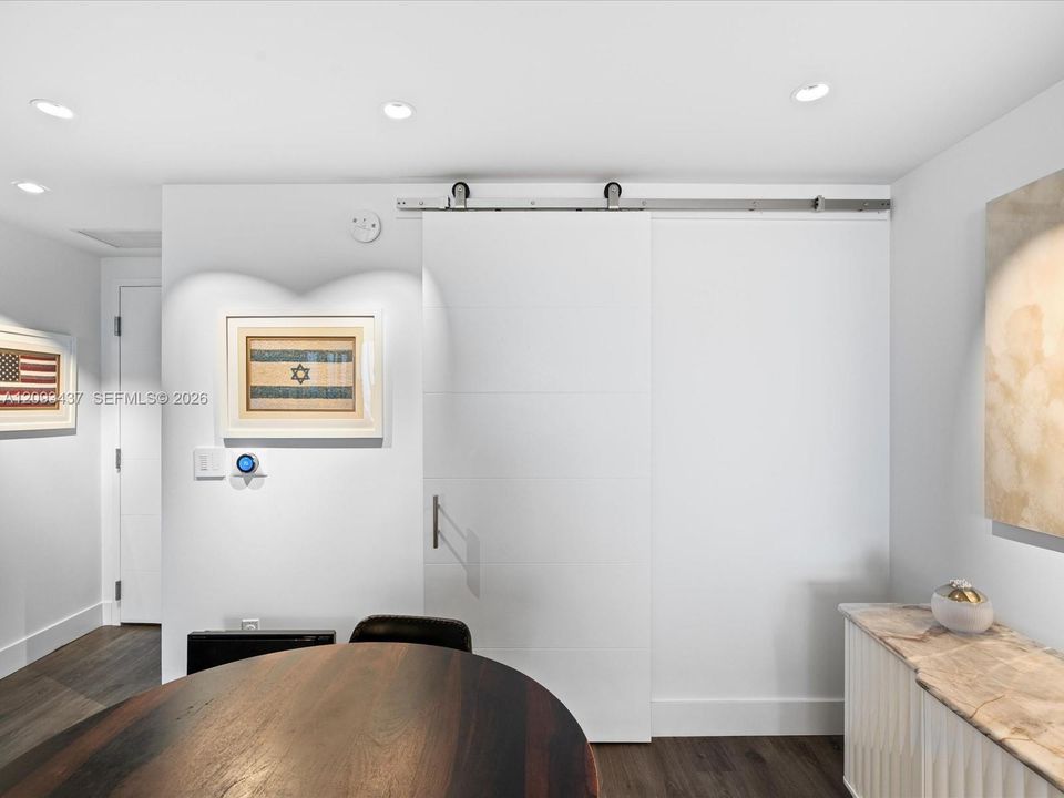 For Rent: $5,000 (2 beds, 2 baths, 1119 Square Feet)