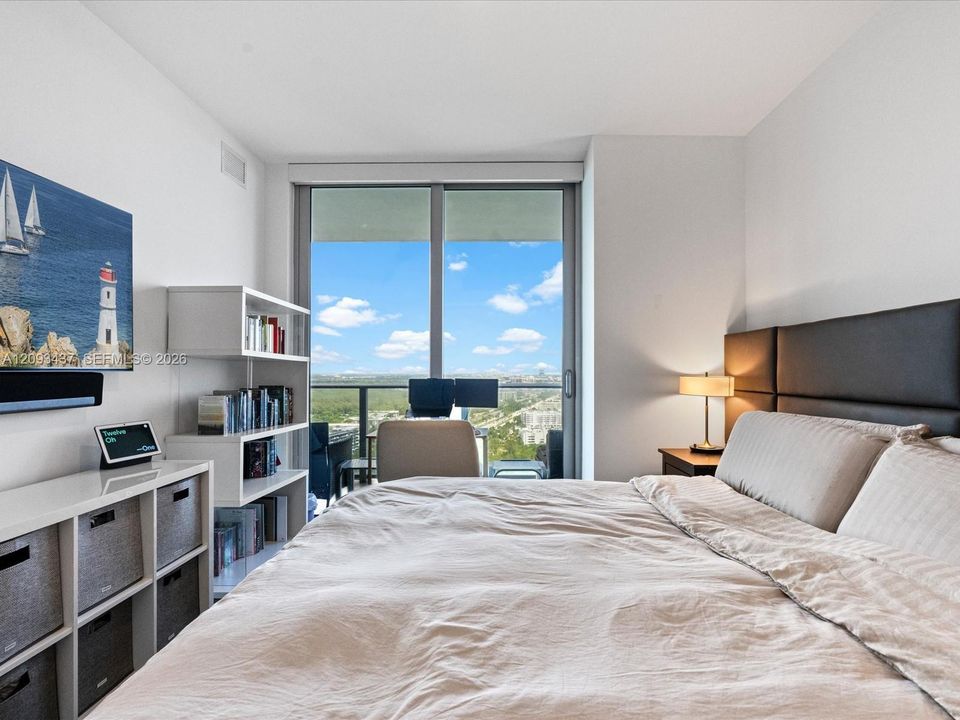 For Rent: $5,000 (2 beds, 2 baths, 1119 Square Feet)