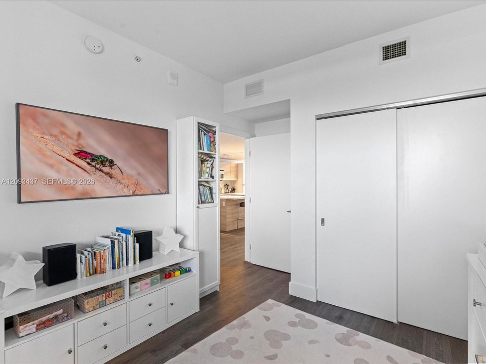 For Rent: $5,000 (2 beds, 2 baths, 1119 Square Feet)