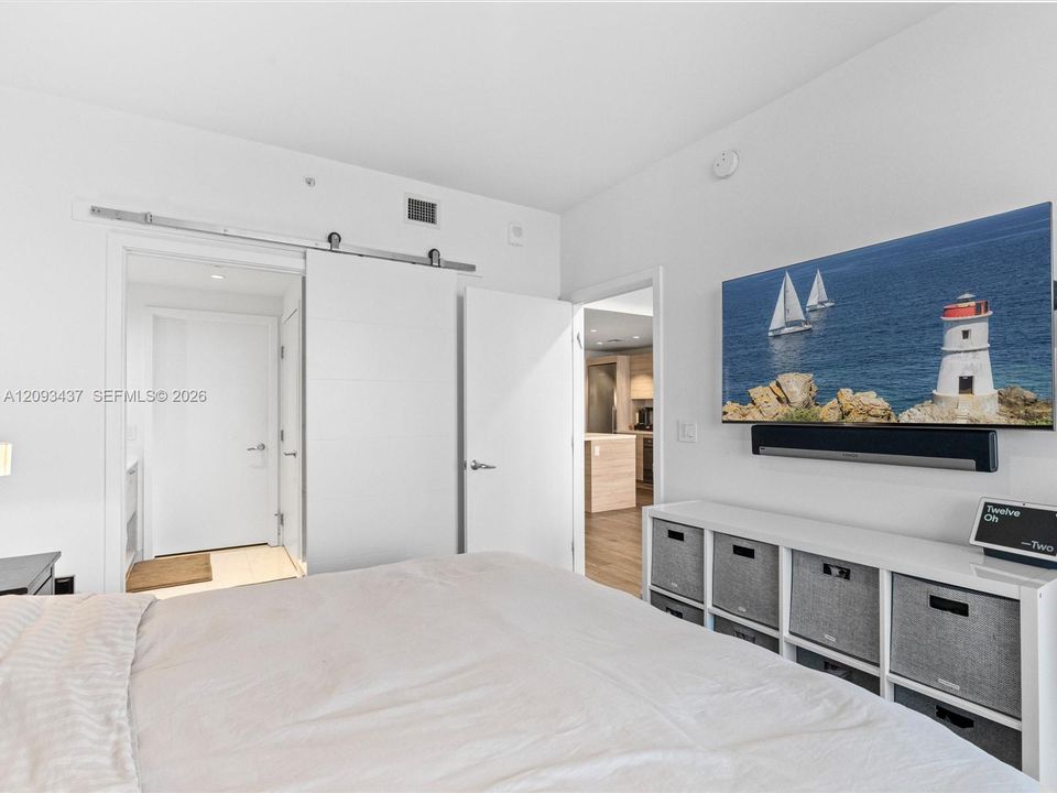For Rent: $5,000 (2 beds, 2 baths, 1119 Square Feet)