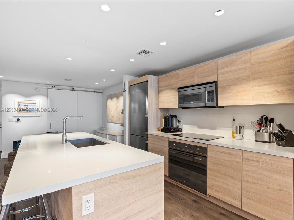 For Rent: $5,000 (2 beds, 2 baths, 1119 Square Feet)