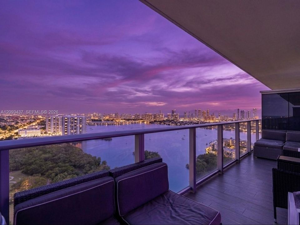 For Rent: $5,000 (2 beds, 2 baths, 1119 Square Feet)