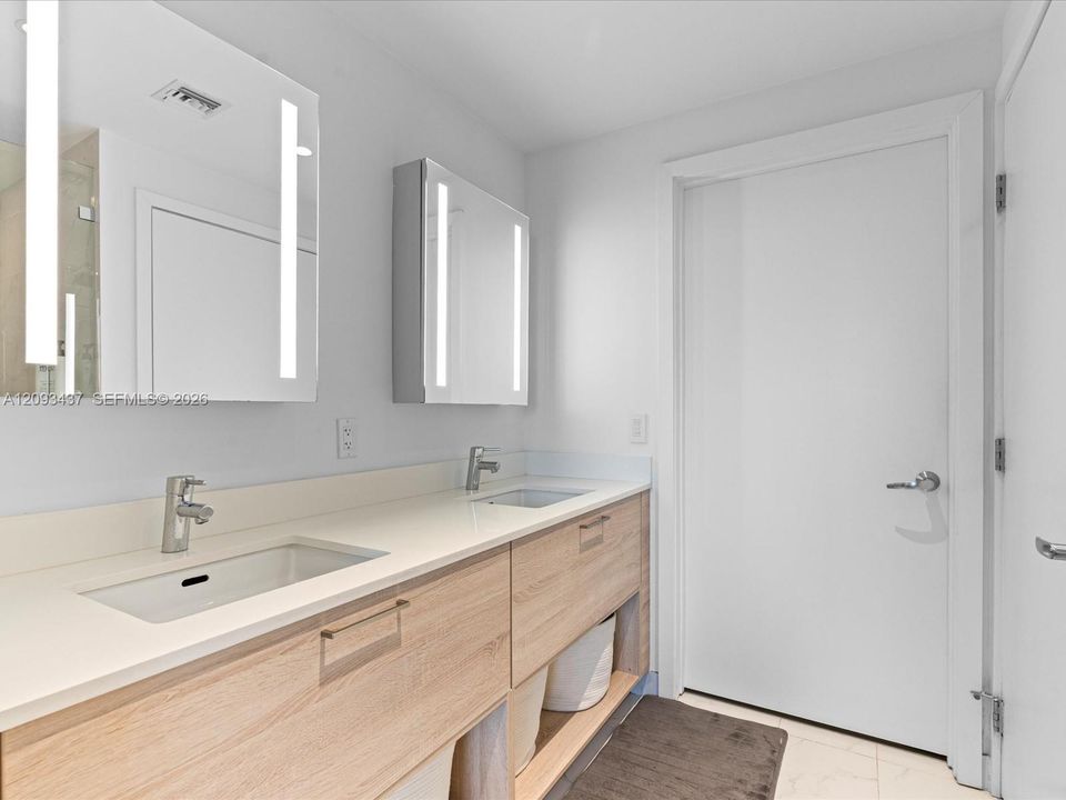 For Rent: $5,000 (2 beds, 2 baths, 1119 Square Feet)