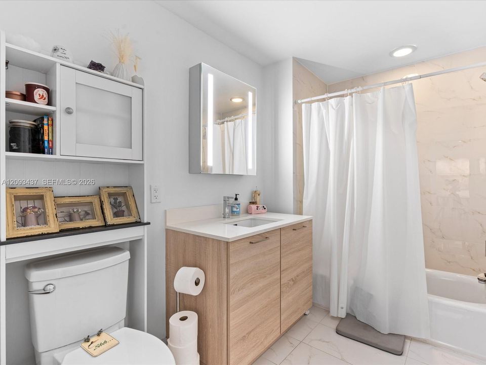 For Rent: $5,000 (2 beds, 2 baths, 1119 Square Feet)