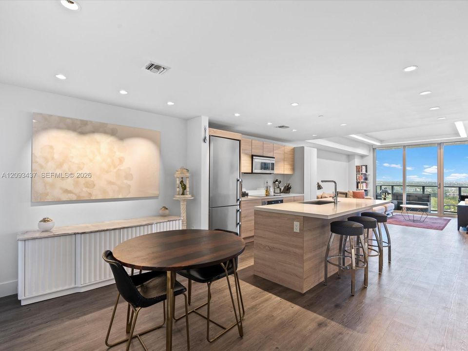 For Rent: $5,000 (2 beds, 2 baths, 1119 Square Feet)
