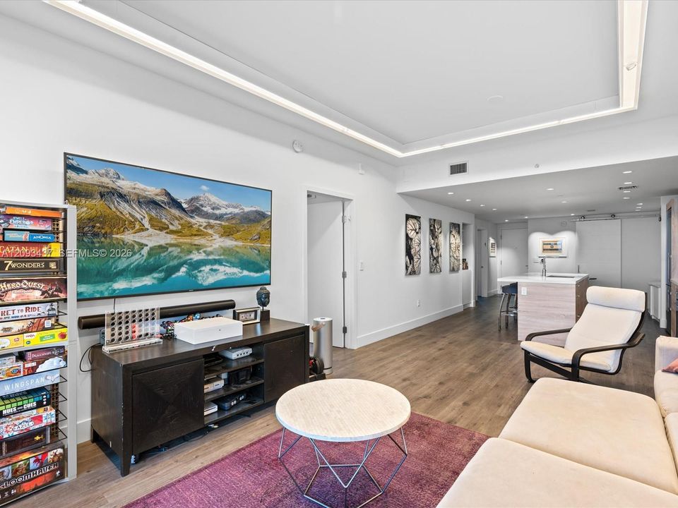 For Rent: $5,000 (2 beds, 2 baths, 1119 Square Feet)