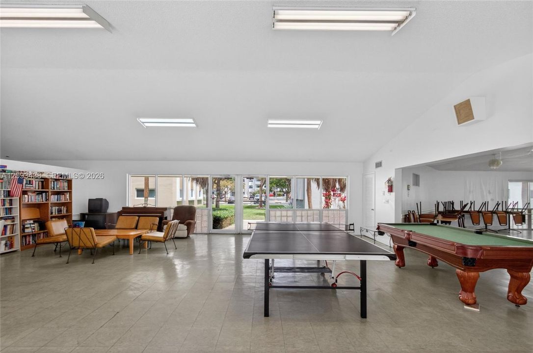 For Sale: $195,000 (2 beds, 2 baths, 1092 Square Feet)