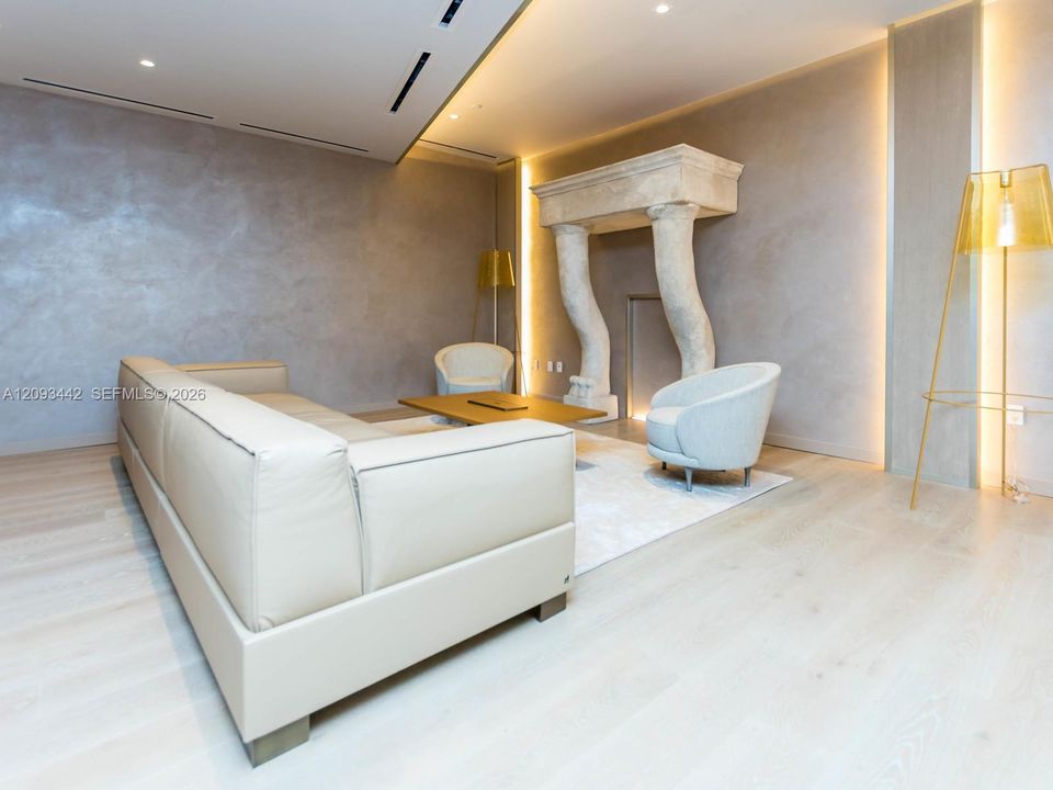 待售: $735,000 (1 贝兹, 1 浴室, 665 平方英尺)
