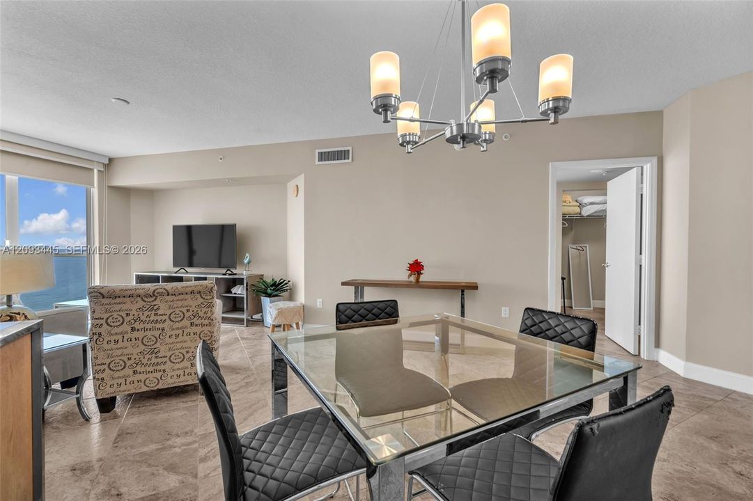 For Sale: $750,000 (1 beds, 1 baths, 1000 Square Feet)
