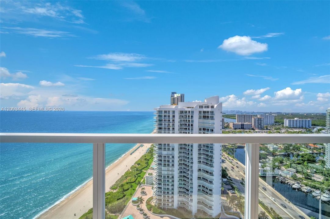 For Sale: $750,000 (1 beds, 1 baths, 1000 Square Feet)