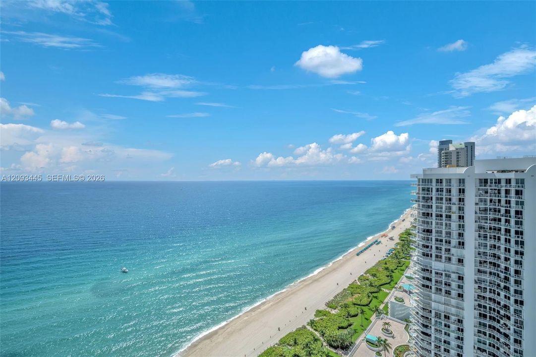 For Sale: $750,000 (1 beds, 1 baths, 1000 Square Feet)