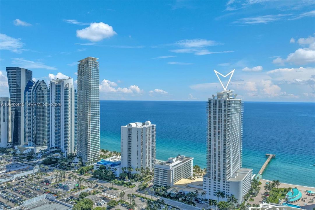 For Sale: $750,000 (1 beds, 1 baths, 1000 Square Feet)