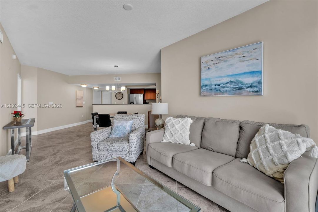 For Sale: $750,000 (1 beds, 1 baths, 1000 Square Feet)