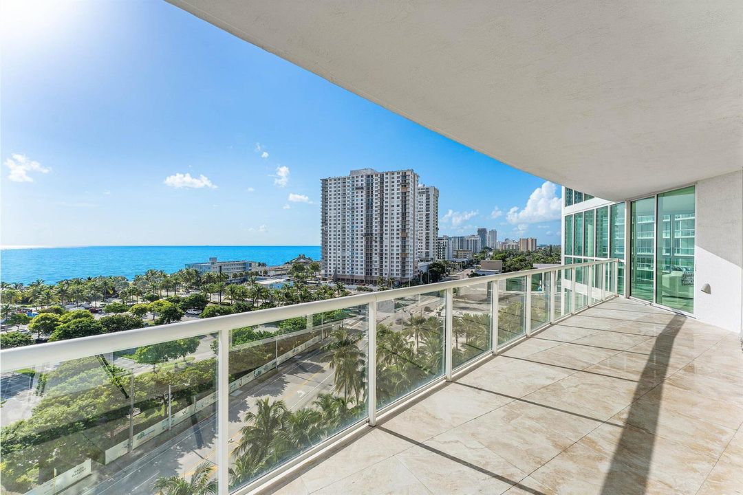 Private Balcony!
