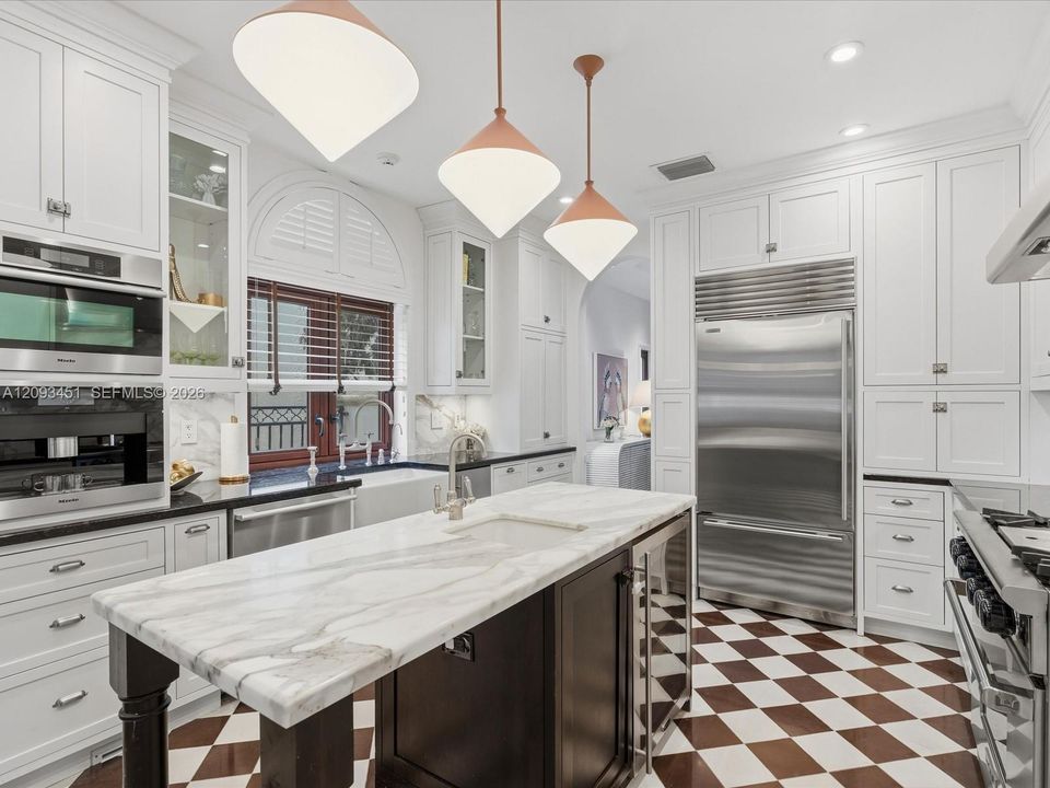 For Sale: $1,900,000 (3 beds, 2 baths, 1901 Square Feet)