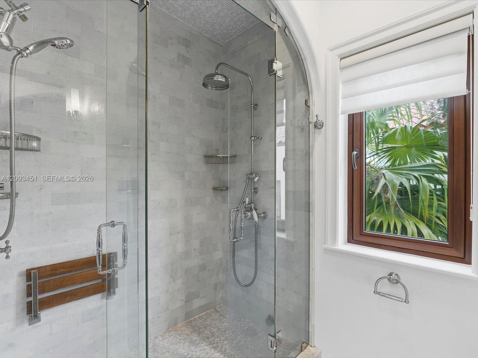 For Sale: $1,900,000 (3 beds, 2 baths, 1901 Square Feet)