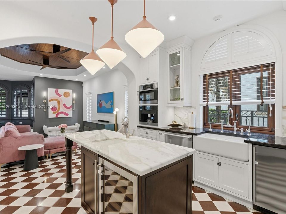 For Sale: $1,900,000 (3 beds, 2 baths, 1901 Square Feet)