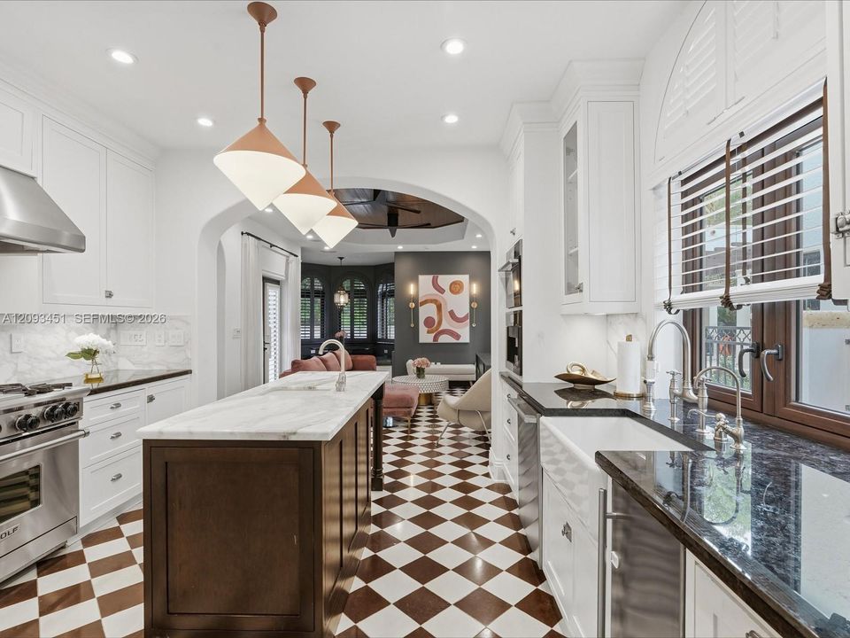 For Sale: $1,900,000 (3 beds, 2 baths, 1901 Square Feet)