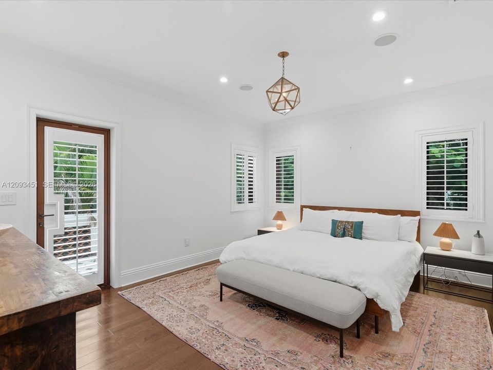 For Sale: $1,900,000 (3 beds, 2 baths, 1901 Square Feet)