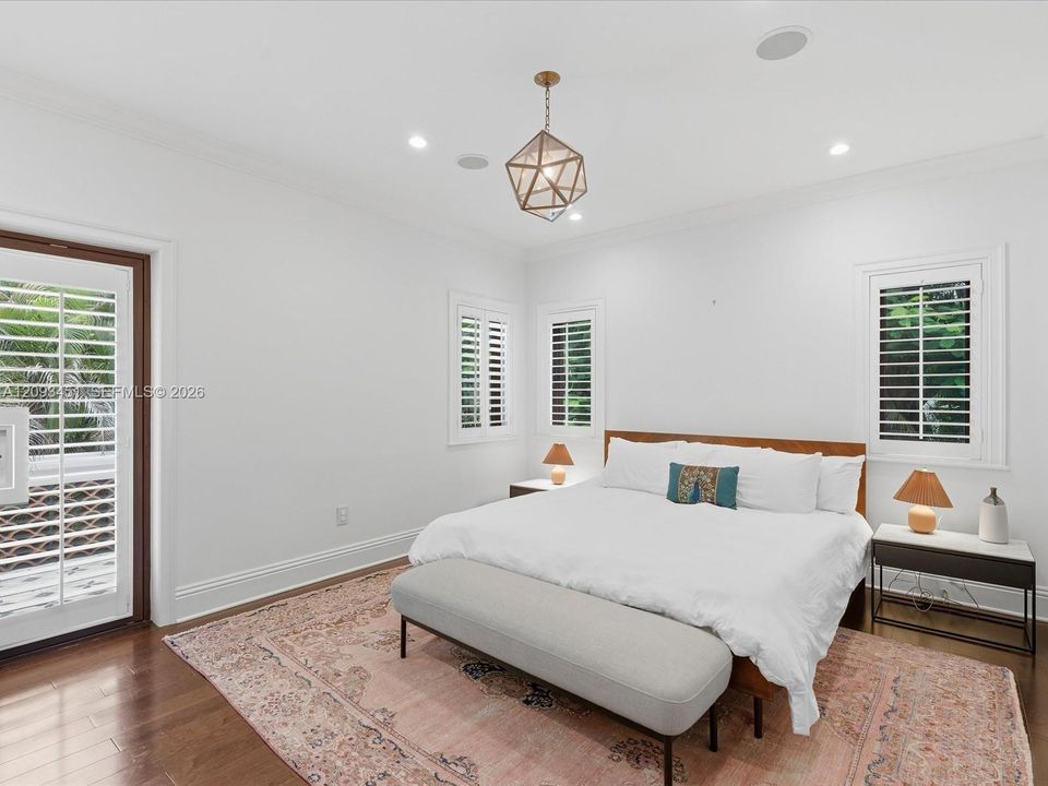 For Sale: $1,900,000 (3 beds, 2 baths, 1901 Square Feet)