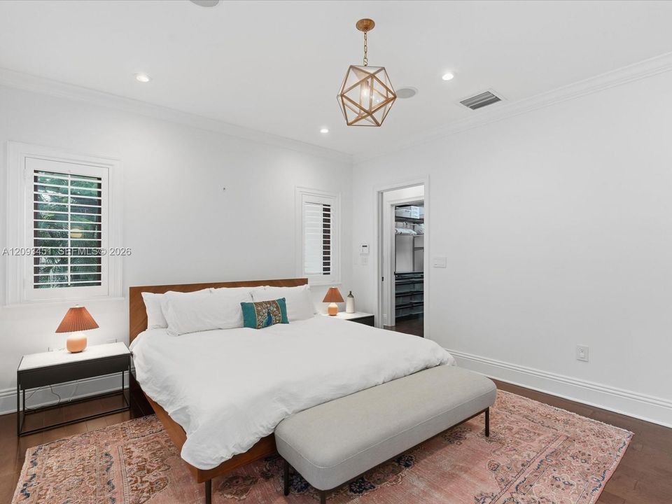 For Sale: $1,900,000 (3 beds, 2 baths, 1901 Square Feet)
