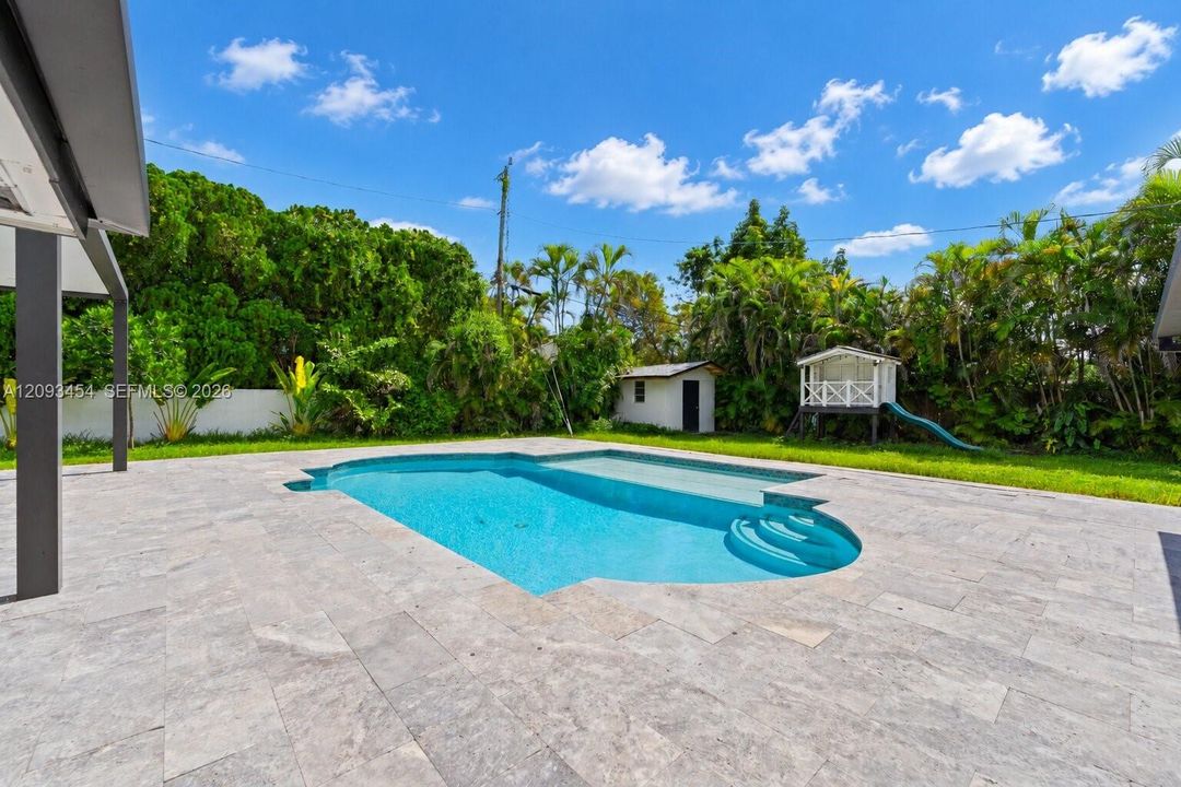 For Rent: $4,995 (4 beds, 2 baths, 1914 Square Feet)