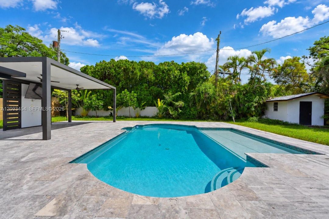 For Rent: $4,995 (4 beds, 2 baths, 1914 Square Feet)