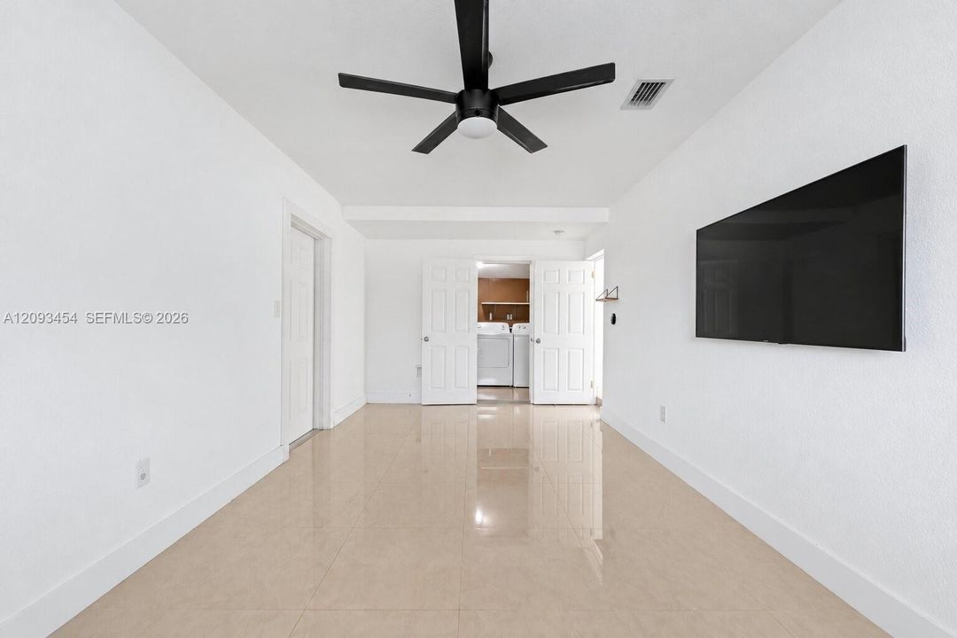 For Rent: $4,995 (4 beds, 2 baths, 1914 Square Feet)