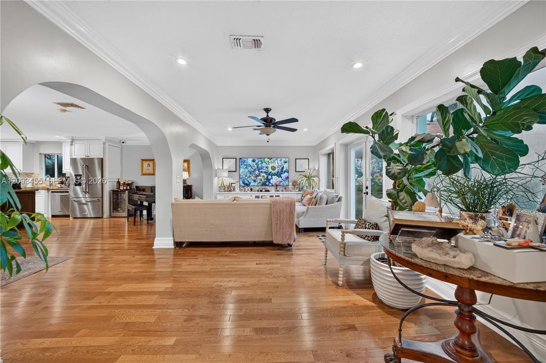 For Sale: $869,999 (3 beds, 2 baths, 1902 Square Feet)
