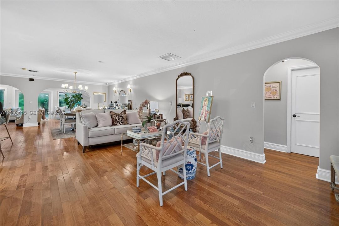 For Sale: $869,999 (3 beds, 2 baths, 1902 Square Feet)