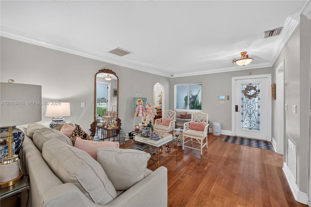 For Sale: $869,999 (3 beds, 2 baths, 1902 Square Feet)