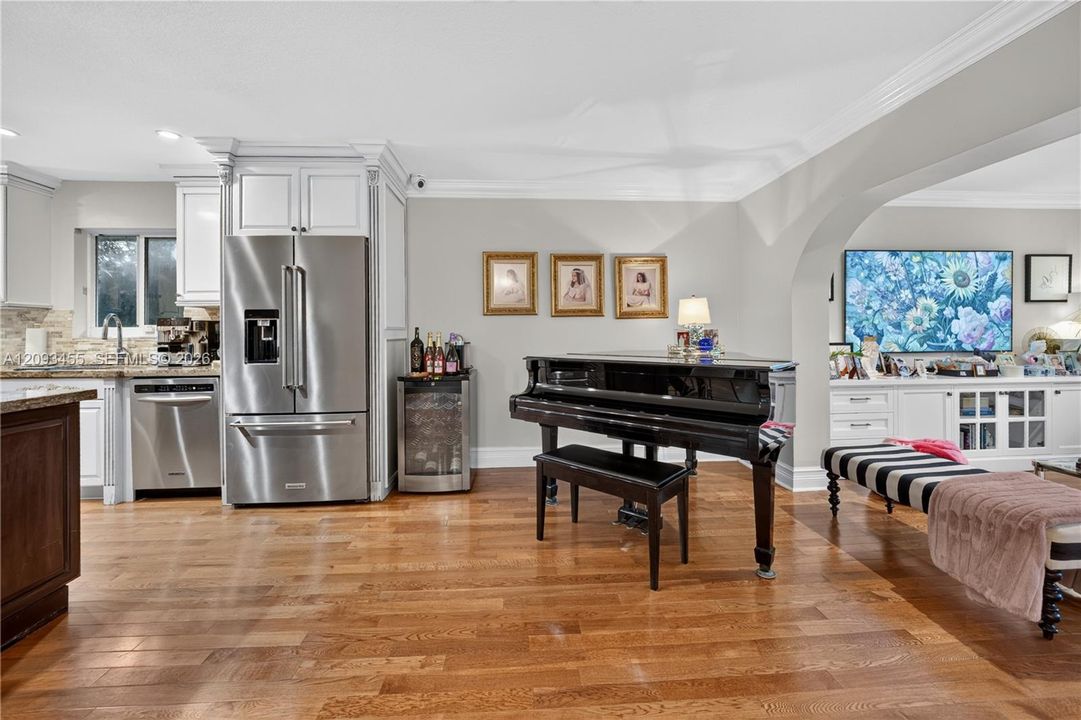 For Sale: $869,999 (3 beds, 2 baths, 1902 Square Feet)