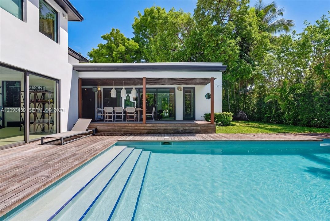 На продажу: $2,999,000 (4 спален, 4 ванн, 3080 Квадратных фут)