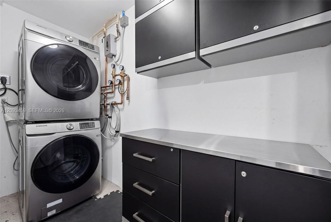 На продажу: $2,999,000 (4 спален, 4 ванн, 3080 Квадратных фут)