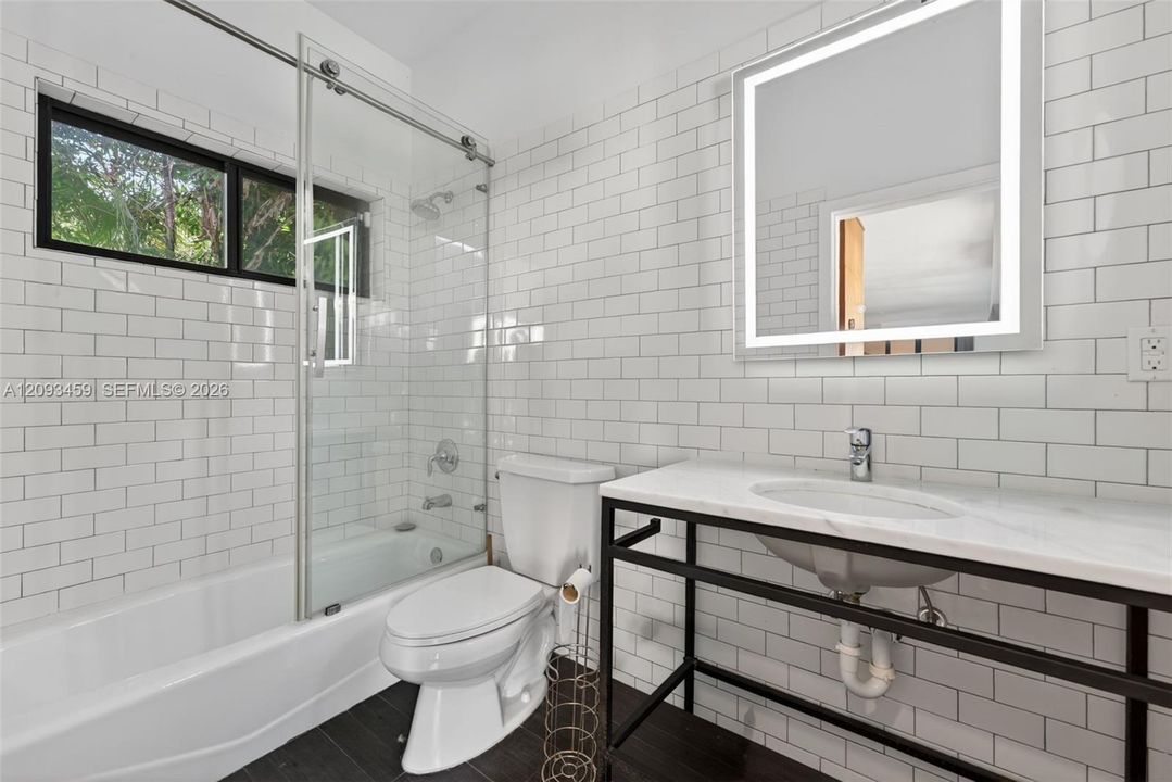 На продажу: $2,999,000 (4 спален, 4 ванн, 3080 Квадратных фут)
