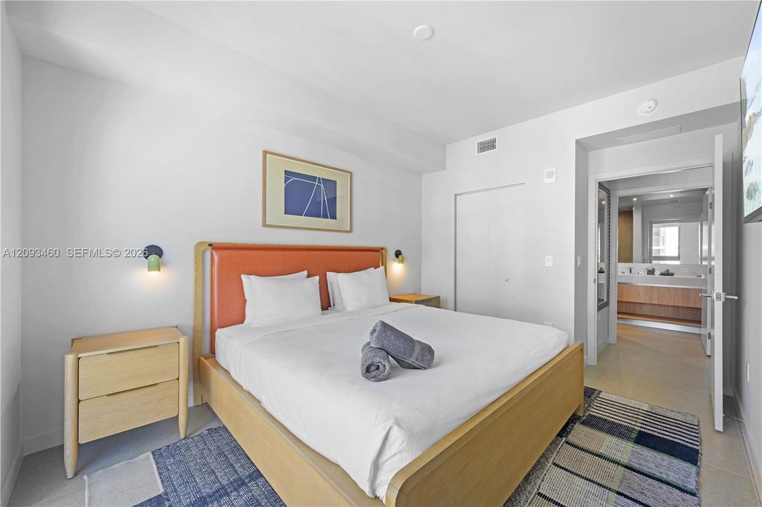 For Sale: $565,000 (1 beds, 1 baths, 586 Square Feet)