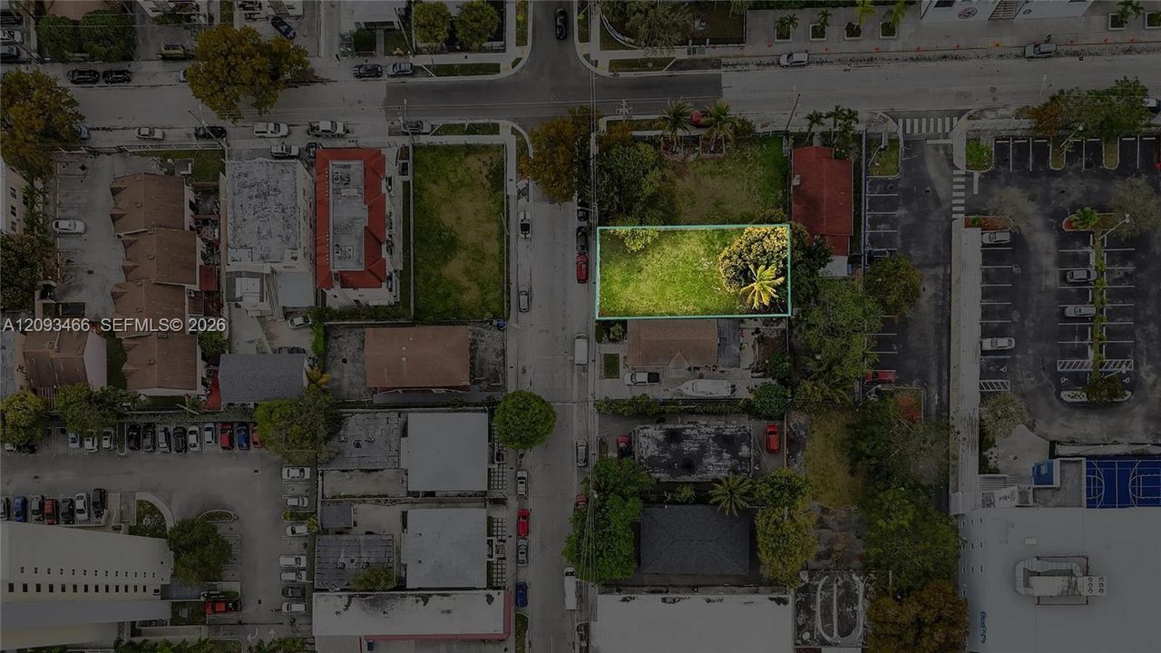 待售: $600,000 (0.11 acres)