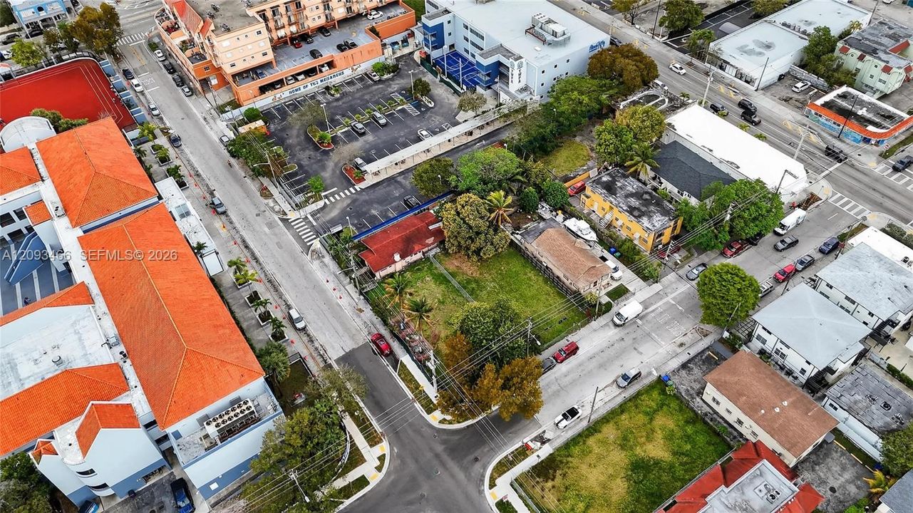 待售: $600,000 (0.11 acres)