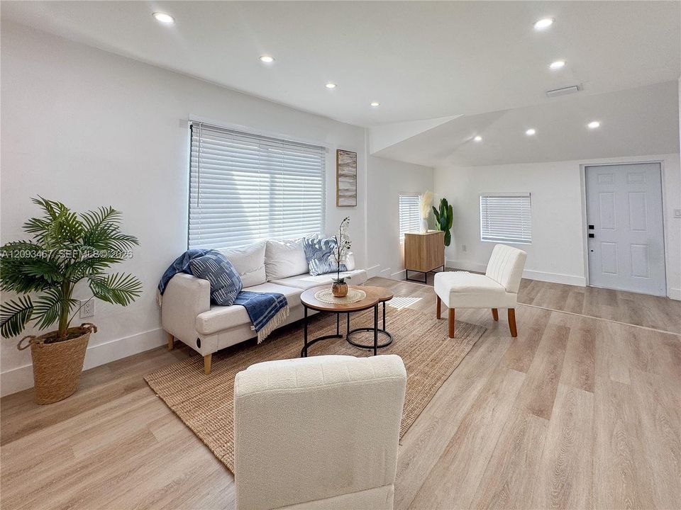 For Sale: $525,000 (3 beds, 2 baths, 1036 Square Feet)
