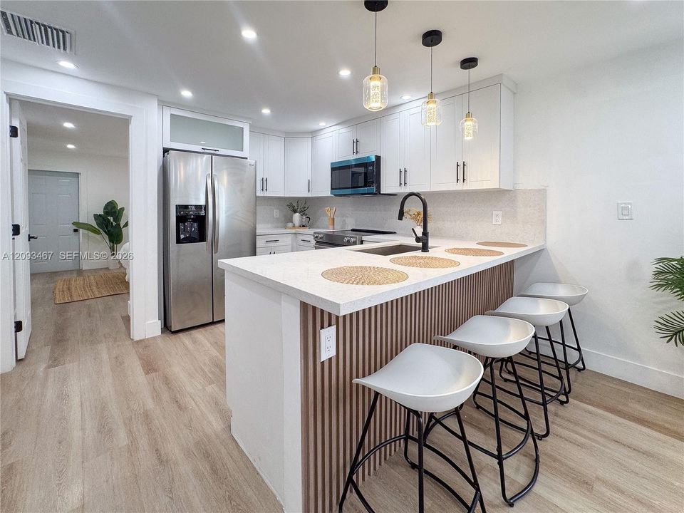 For Sale: $525,000 (3 beds, 2 baths, 1036 Square Feet)