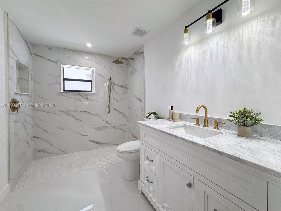 For Sale: $525,000 (3 beds, 2 baths, 1036 Square Feet)