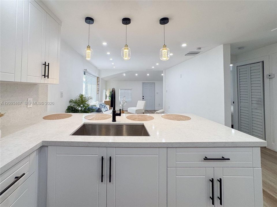 For Sale: $525,000 (3 beds, 2 baths, 1036 Square Feet)