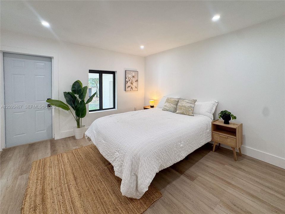 For Sale: $525,000 (3 beds, 2 baths, 1036 Square Feet)
