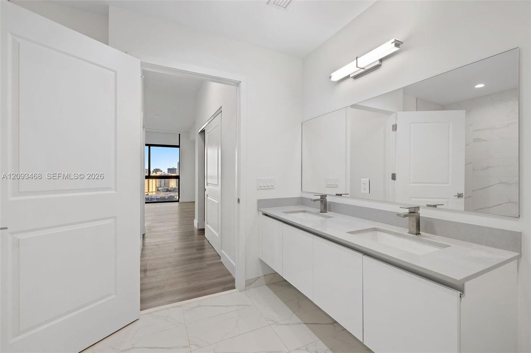 En Renta: $4,975 (2 camas, 2 baños, 1264 Pies cuadrados)