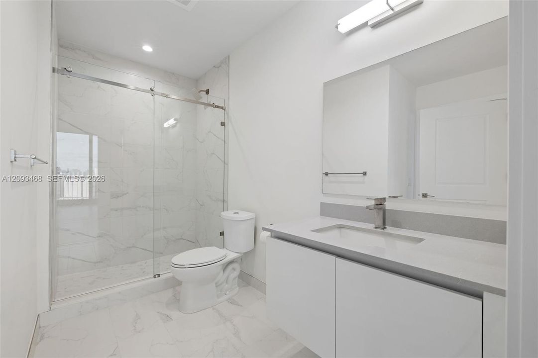 En Renta: $4,975 (2 camas, 2 baños, 1264 Pies cuadrados)